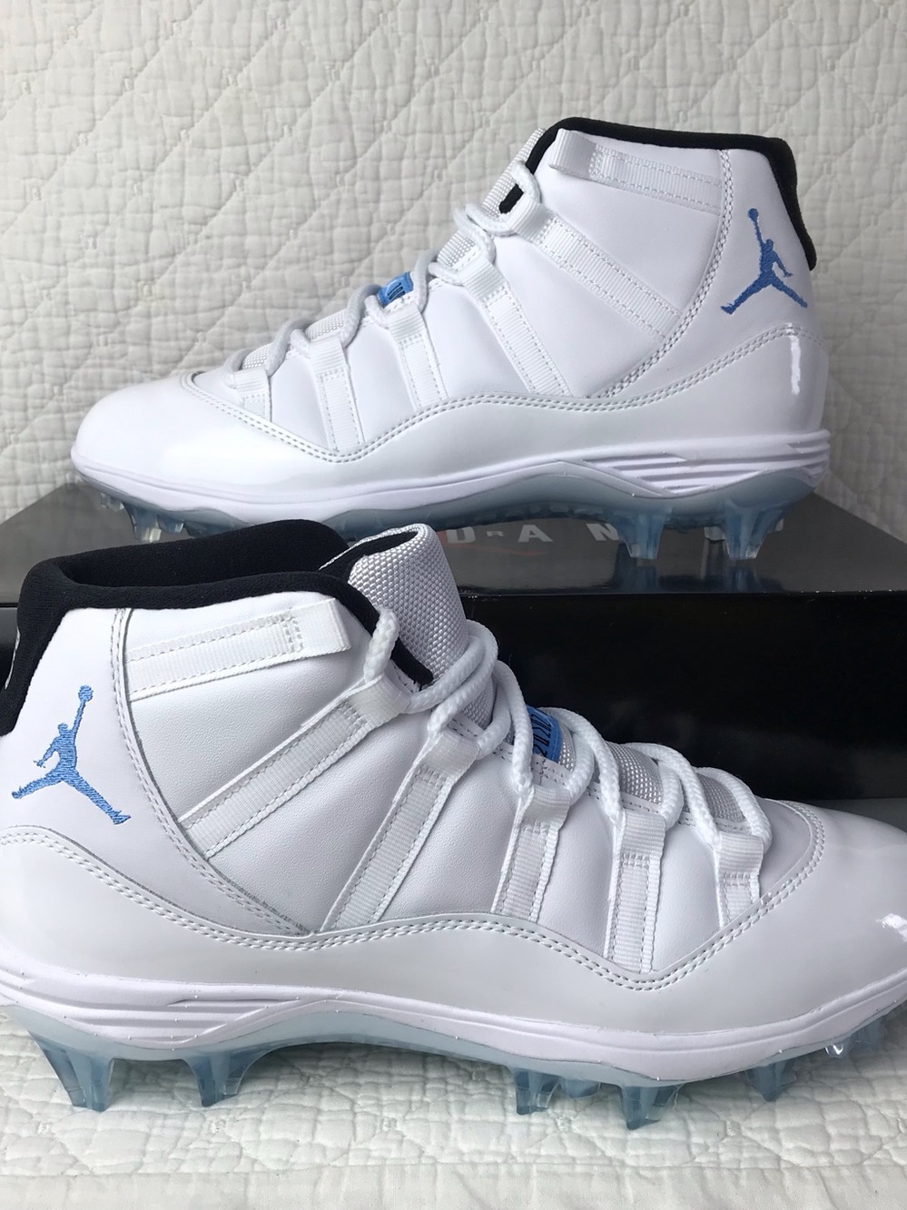 Nike Air Jordan 11 MID TD Football Cleats Men’s SZ 8 White Blue HM7324-104